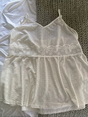 SHEIN White Eyelet Lace Trim Spaghetti Strap Tank Top